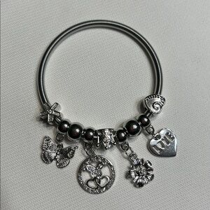 Pandora-style Silver Tone Charm Bracelet with Dangling Charms New
